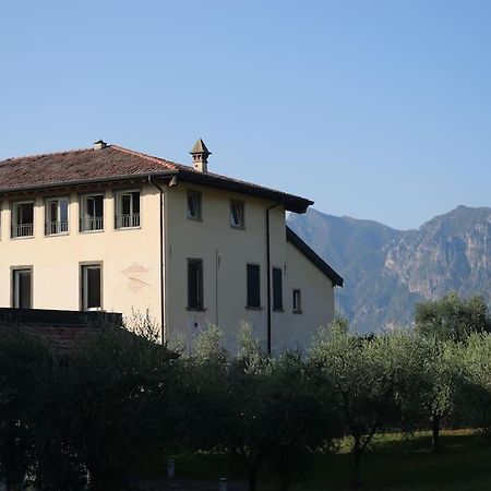 La Corte Del Cigno Monte Isola Exteriör bild
