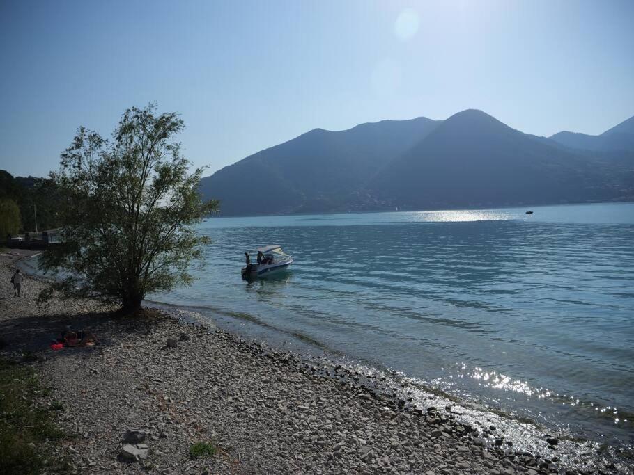 La Corte Del Cigno Monte Isola Exteriör bild