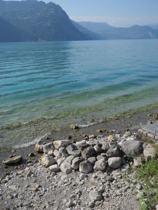 La Corte Del Cigno Monte Isola Exteriör bild